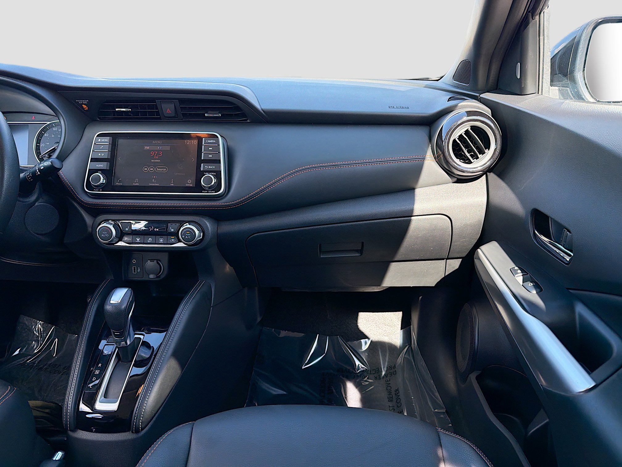 Used 2020 Nissan Kicks SR w/ SR Premium Package image 17