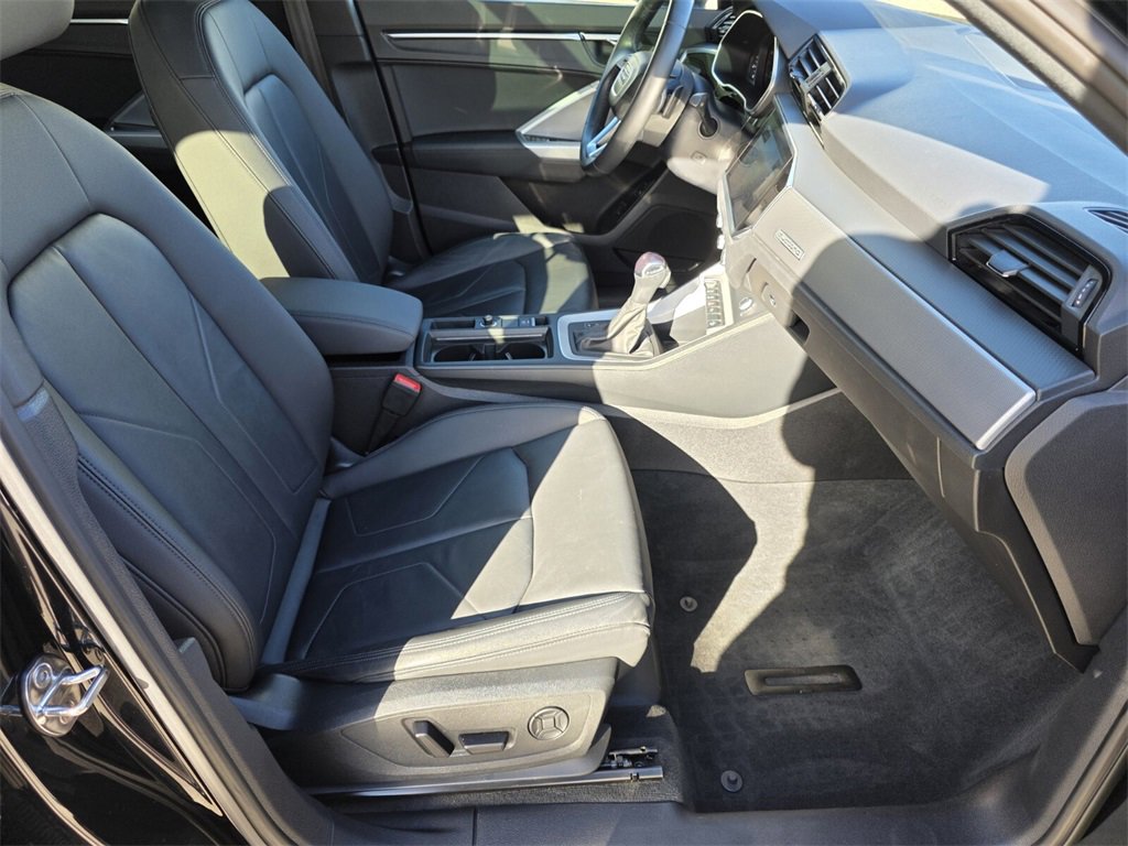 Used 2022 Audi Q3 2.0T Premium Plus image 32
