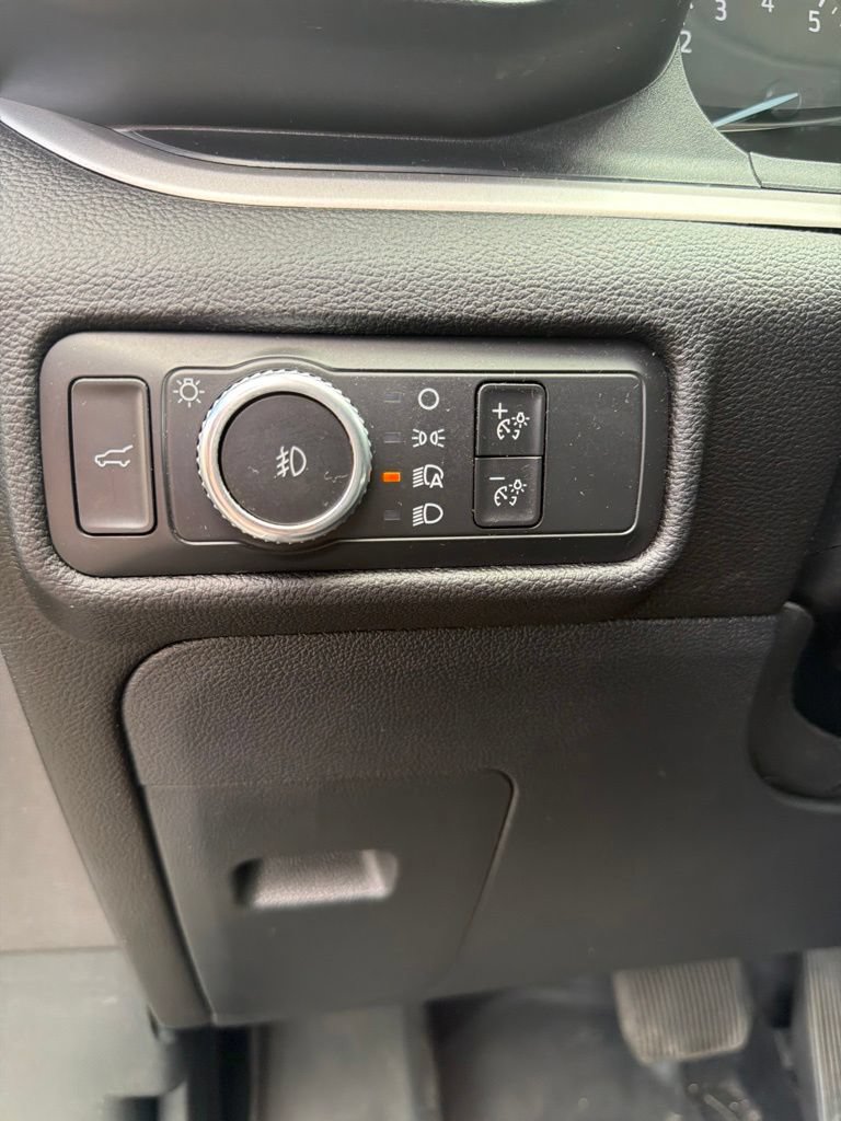 Used 2022 Ford Explorer XLT w/ Equipment Group 202A AWD/4WD image 10