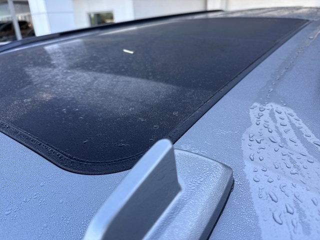 Used 2023 GMC Yukon XL AT4 w/ Technology Package image 19