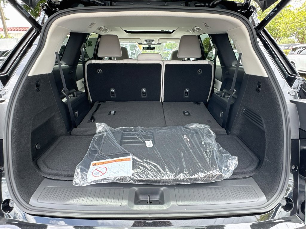 New 2027 INFINITI QX60 Luxe w/ Cargo Package FWD image 28