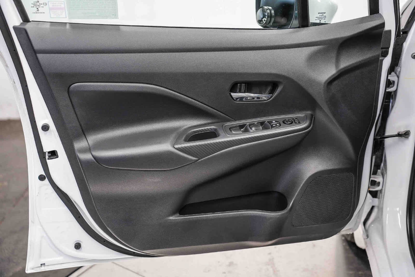 Used 2025 Nissan Versa SV w/ Trunk Package FWD image 21