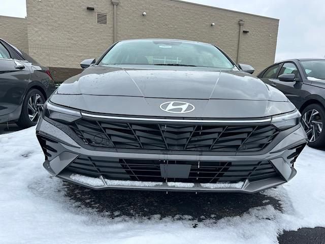 New 2025 Hyundai Elantra SEL w/ Cargo Package image 2