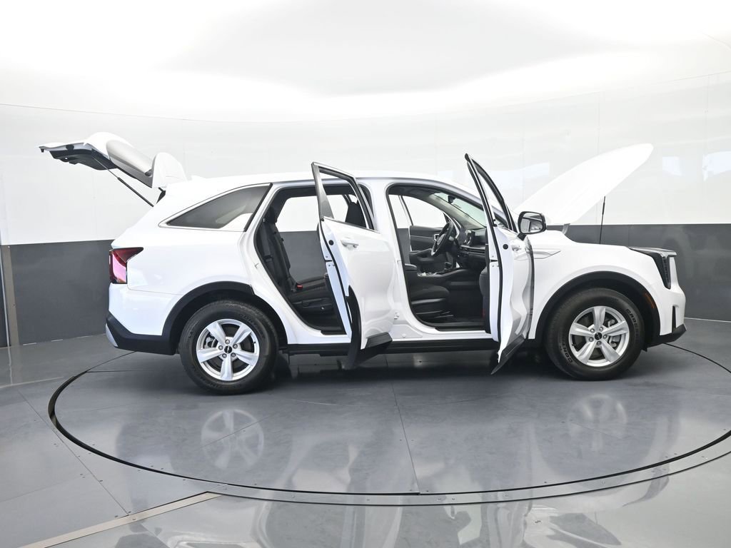 Used 2025 Kia Sorento LX image 69
