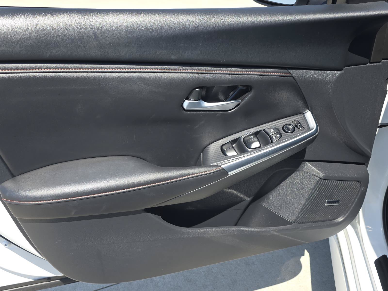 Used 2025 Nissan Sentra SR w/ SR Premium Package FWD image 14