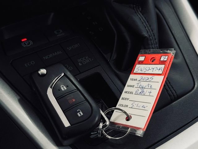 Used 2025 Toyota RAV4 LE image 33