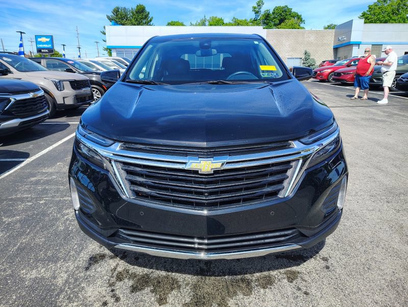 Used 2024 Chevrolet Equinox LT AWD/4WD image 2