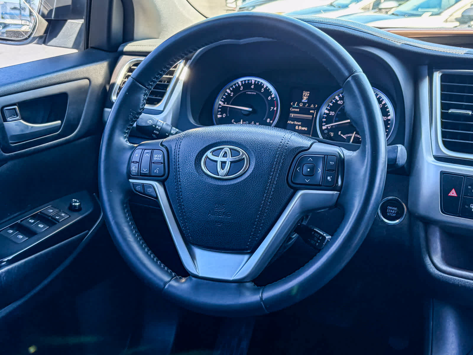 Used 2016 Toyota Highlander XLE image 14