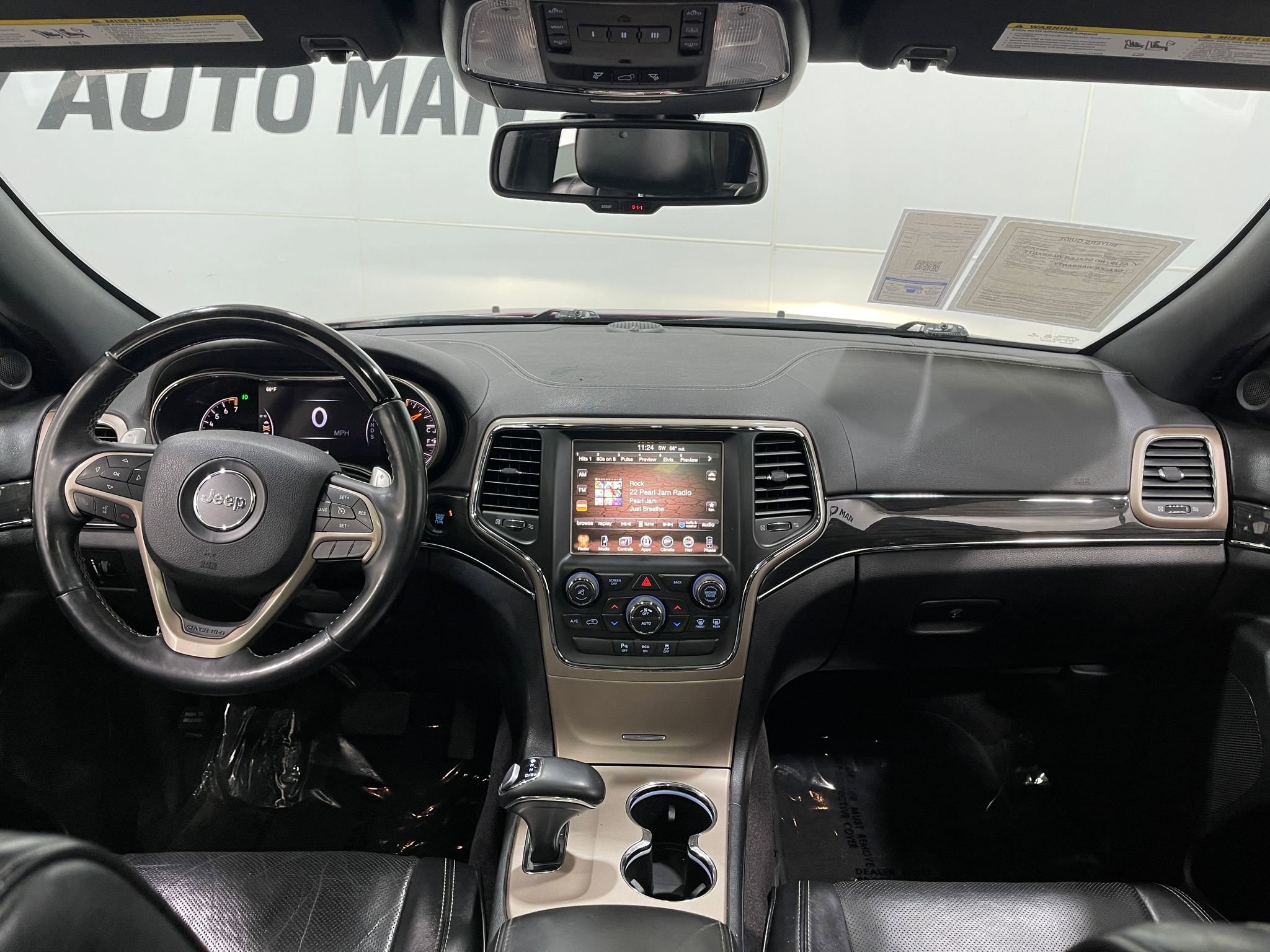 Used 2015 Jeep Grand Cherokee Overland AWD/4WD image 20