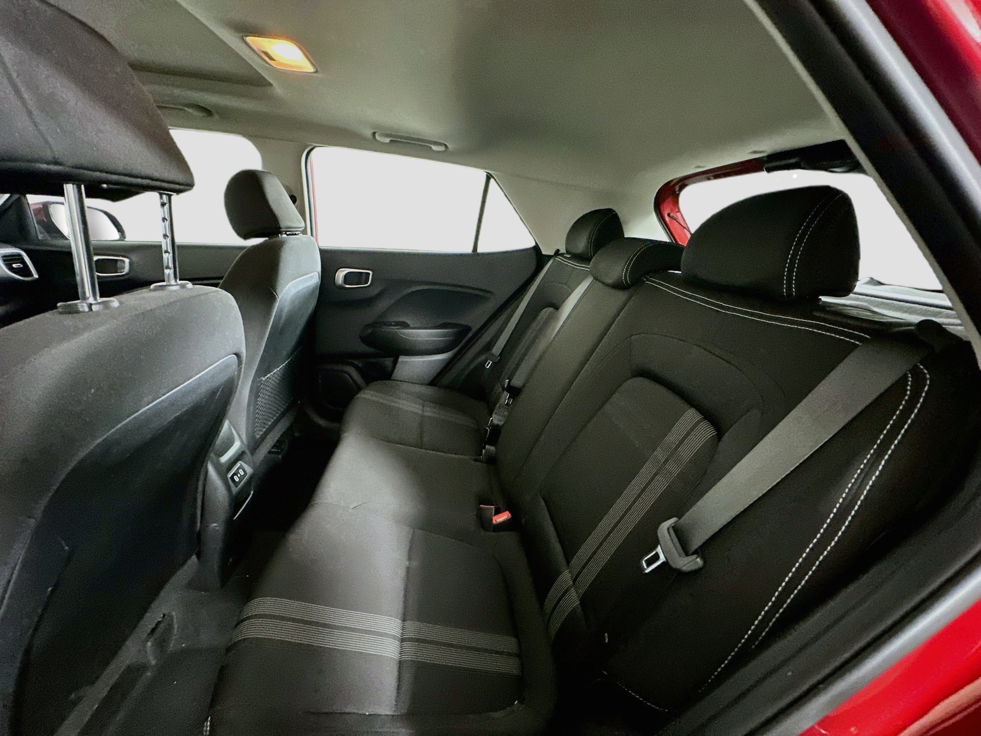 Used 2025 Hyundai Venue SEL FWD image 27
