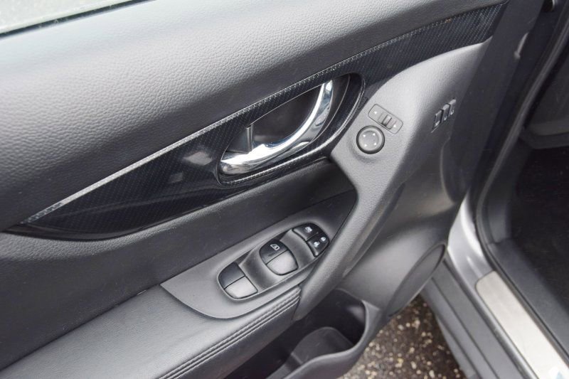 Used 2018 Nissan Rogue SL w/ Premium Package image 14