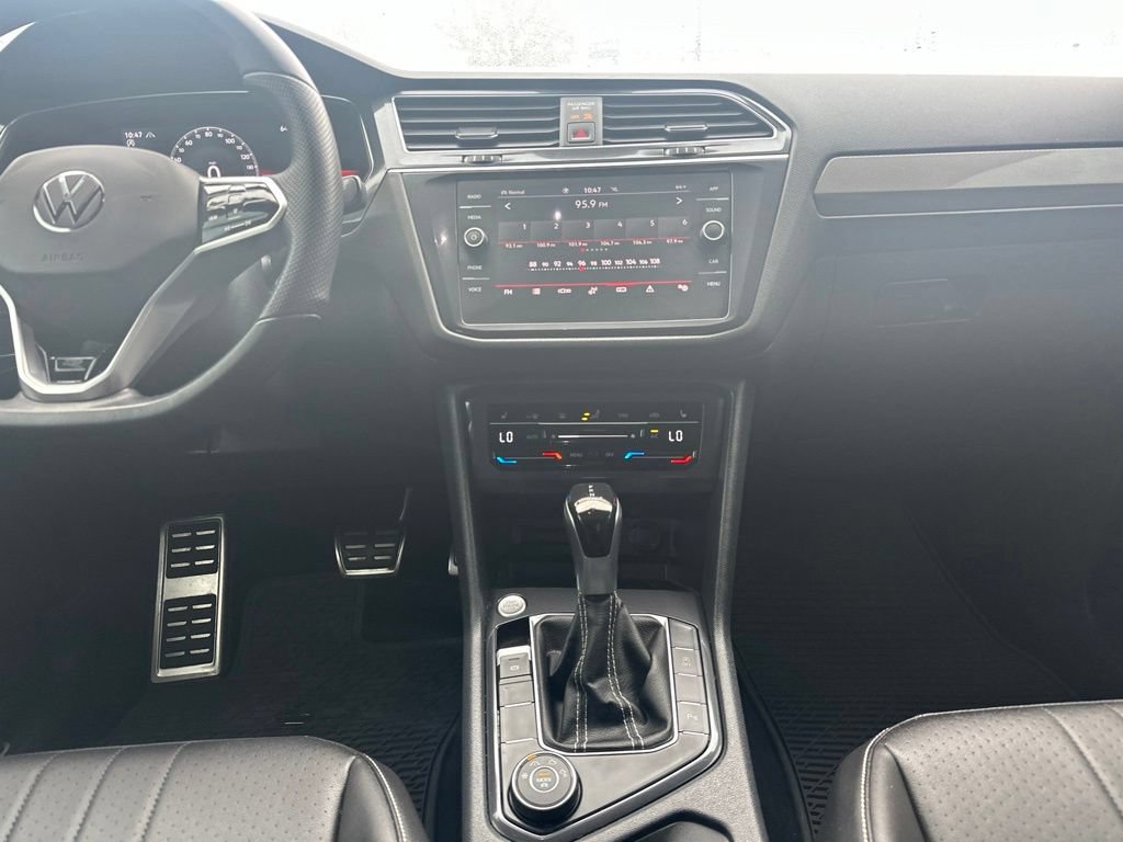 Used 2022 Volkswagen Tiguan SE R-Line AWD/4WD image 19
