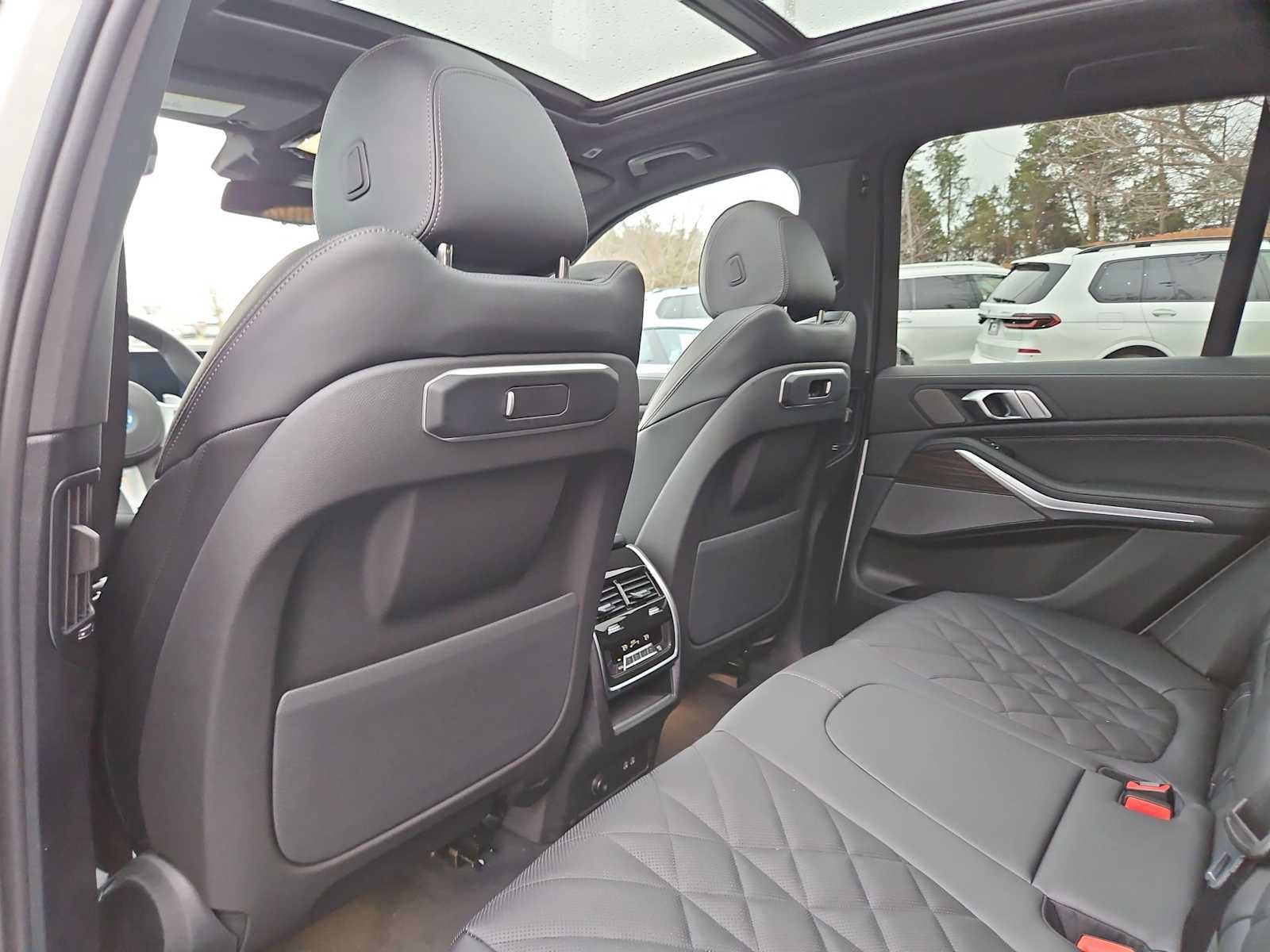 Used 2026 BMW X5 xDrive50e AWD/4WD image 19