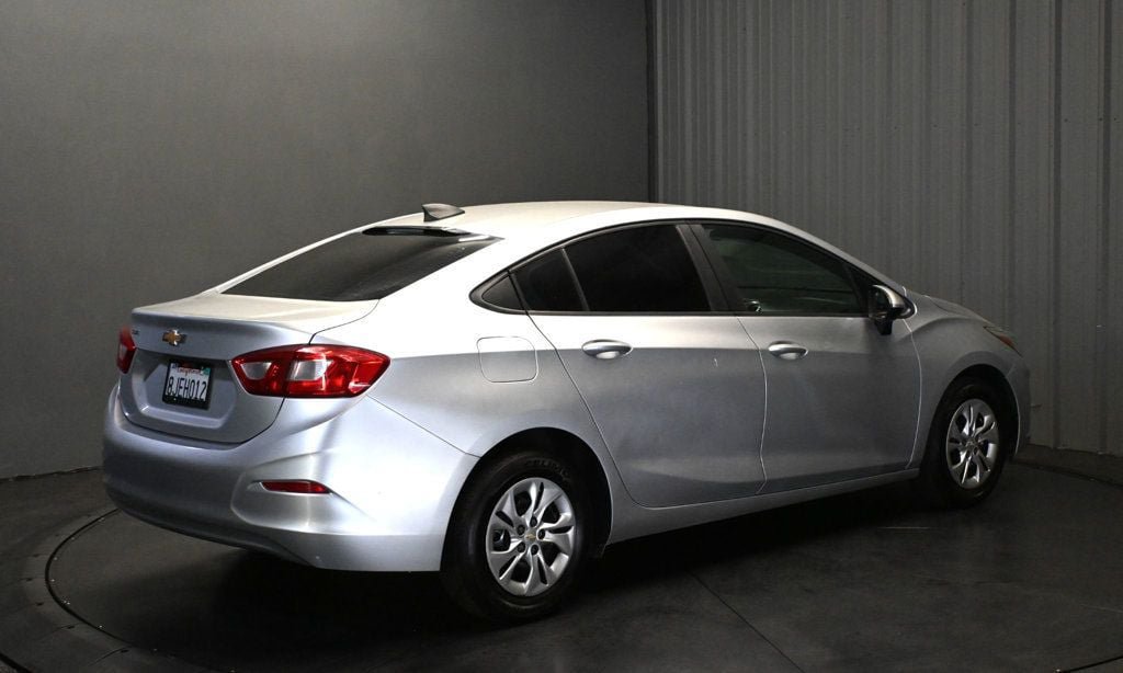 Used 2019 Chevrolet Cruze LS FWD image 5