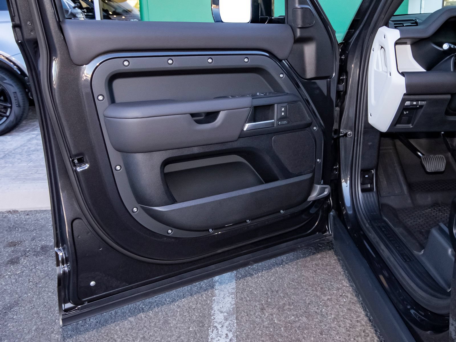 New 2026 Land Rover Defender 110 X-Dynamic SE AWD/4WD image 43