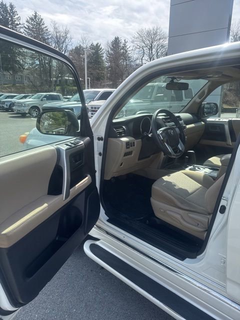 Used 2011 Toyota 4Runner SR5 w/ Convenience Pkg AWD/4WD image 13
