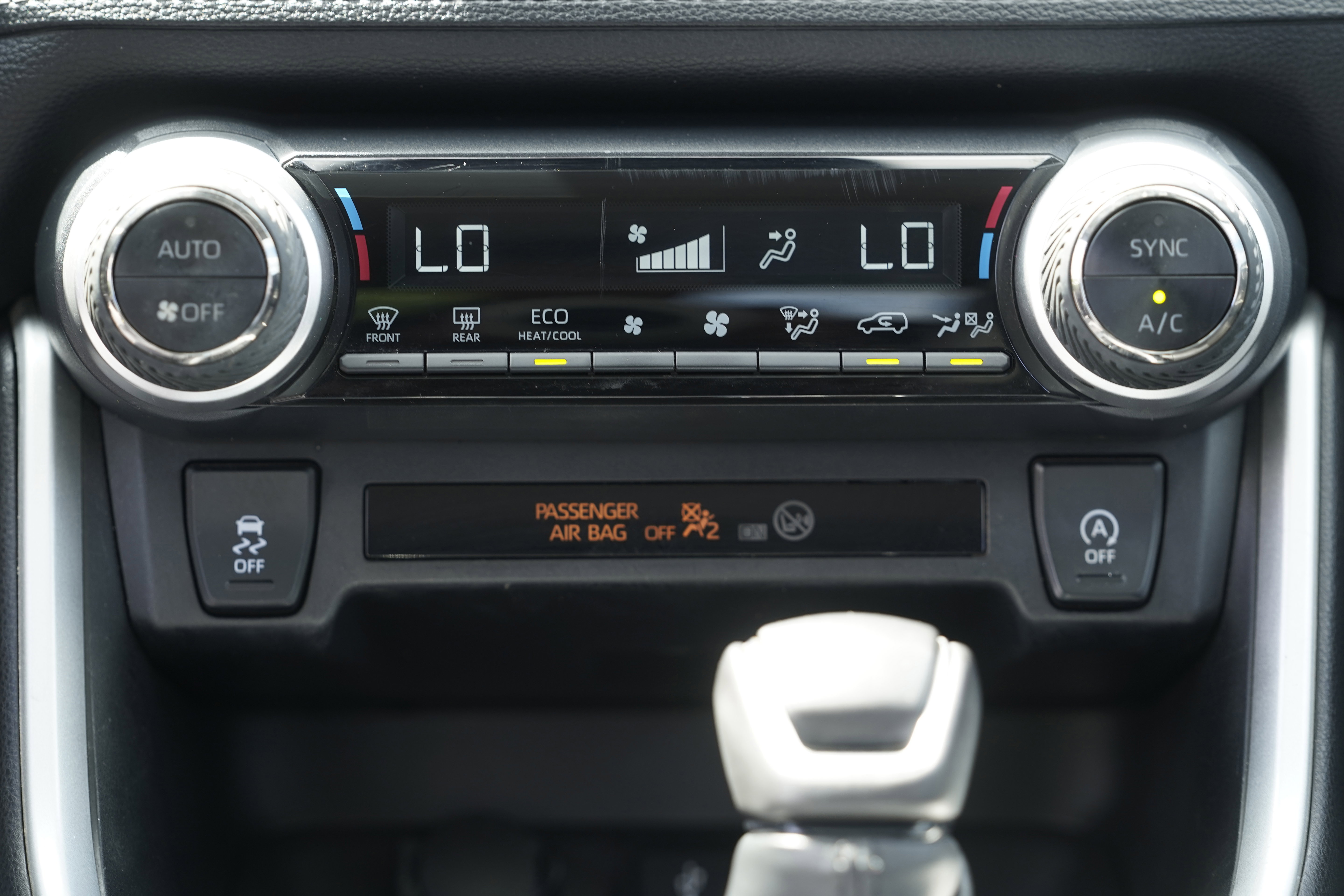 Used 2022 Toyota RAV4 XLE Premium FWD image 28