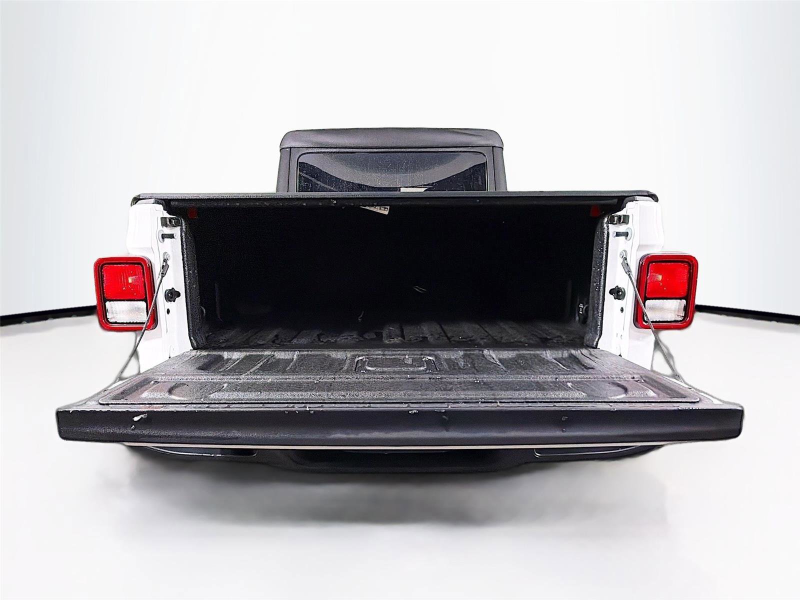 Used 2024 Jeep Gladiator Sport AWD/4WD image 25