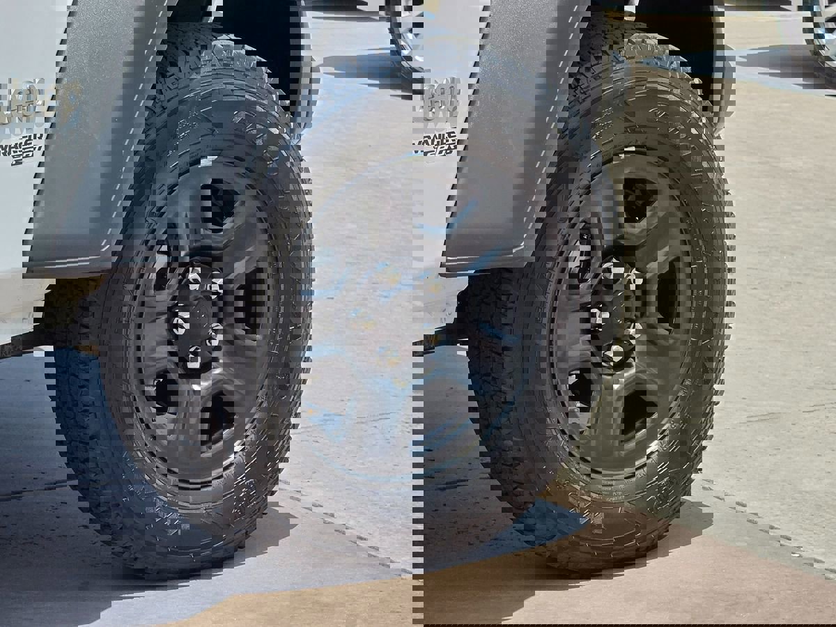 Used 2020 Jeep Wrangler Sport image 15