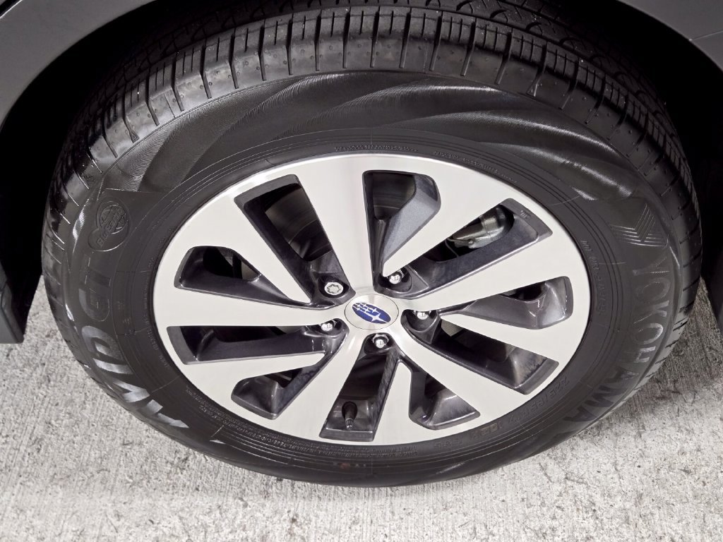 Certified 2025 Subaru Outback Premium AWD/4WD image 13
