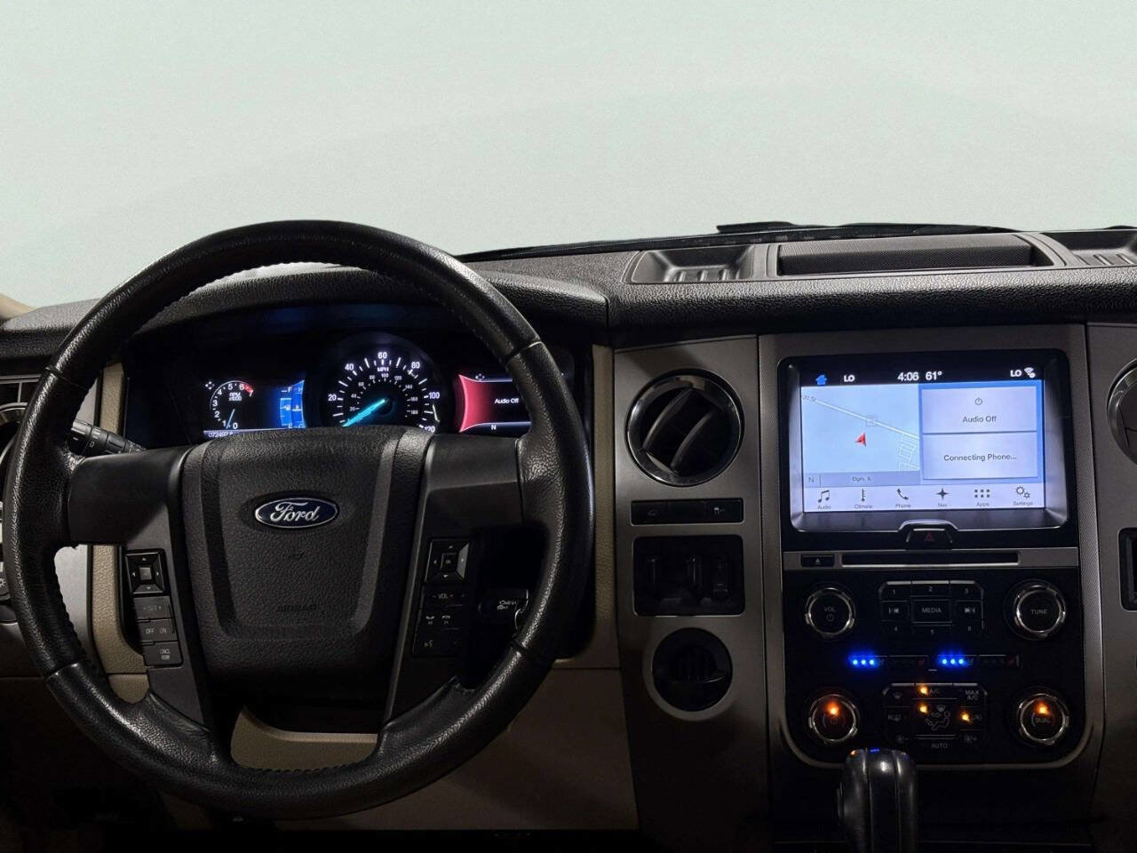 Used 2017 Ford Expedition XLT w/ Equipment Group 202A RWD image 28