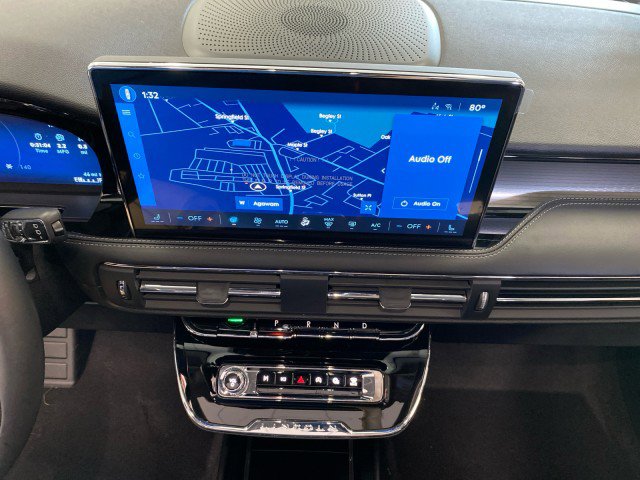 New 2025 Lincoln Corsair AWD w/ Equipment Group 101A image 25