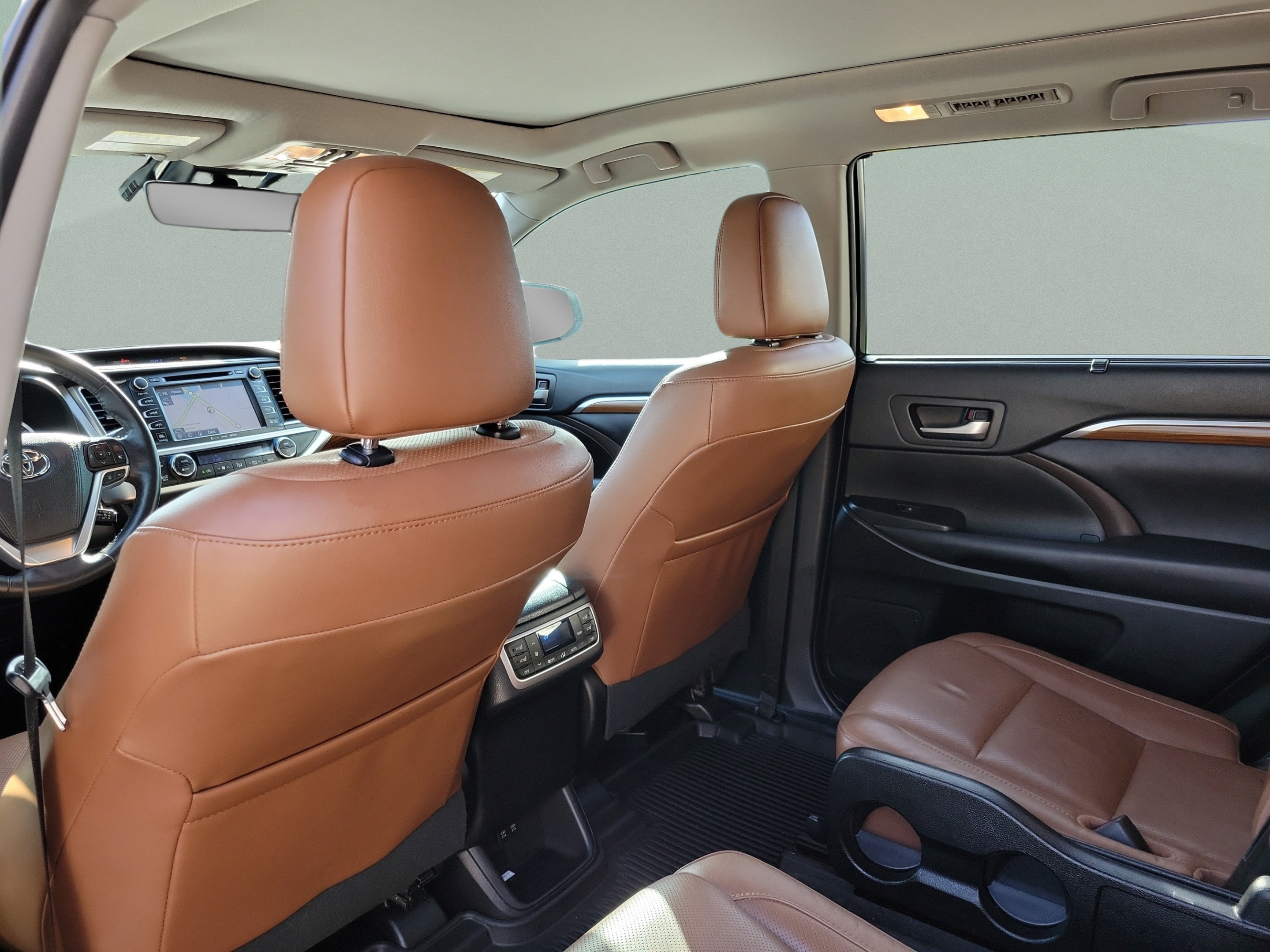 Used 2019 Toyota Highlander Limited Platinum AWD/4WD image 24