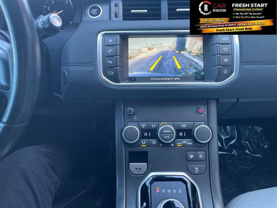 Used 2019 Land Rover Range Rover Evoque SE image 16