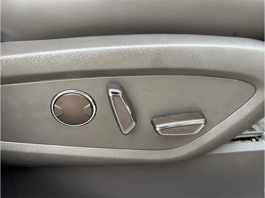 Used 2019 Lincoln Nautilus Select FWD image 45