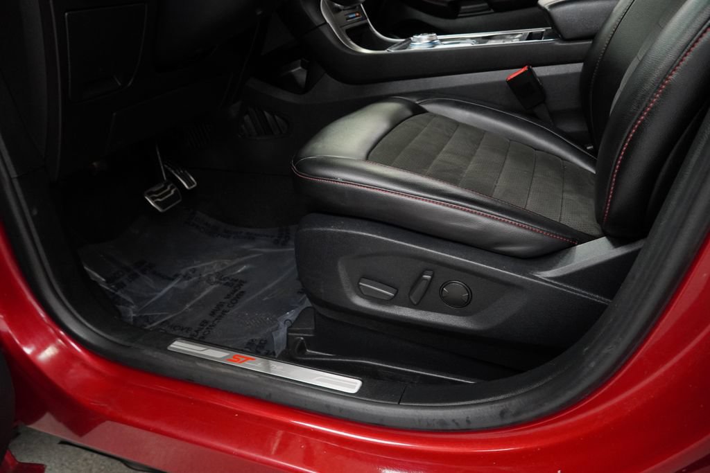 Used 2021 Ford Edge ST-Line FWD image 24