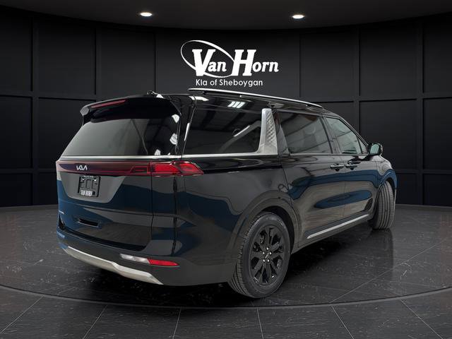 Used 2024 Kia Carnival SX Prestige image 3