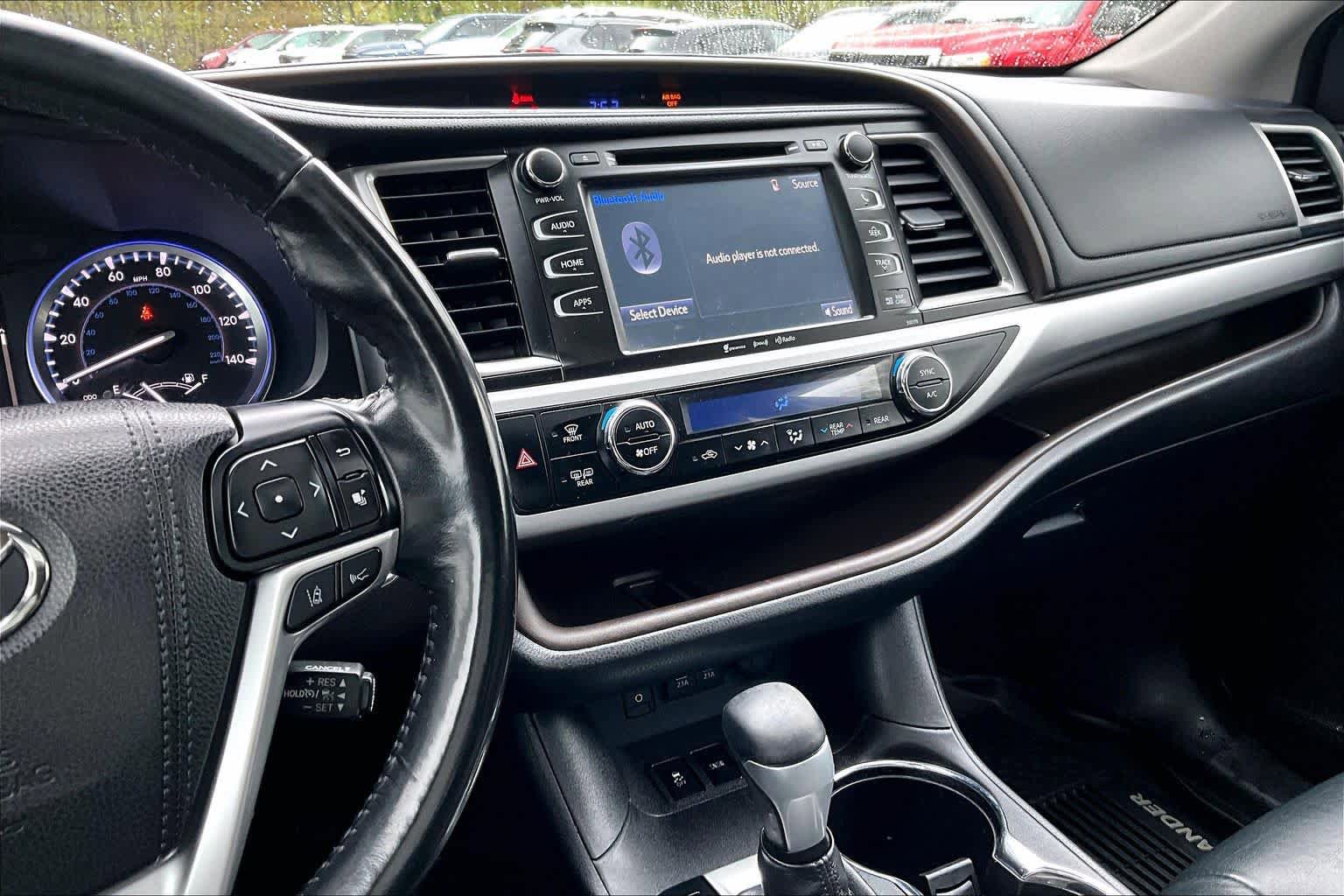 Used 2018 Toyota Highlander XLE AWD/4WD image 7