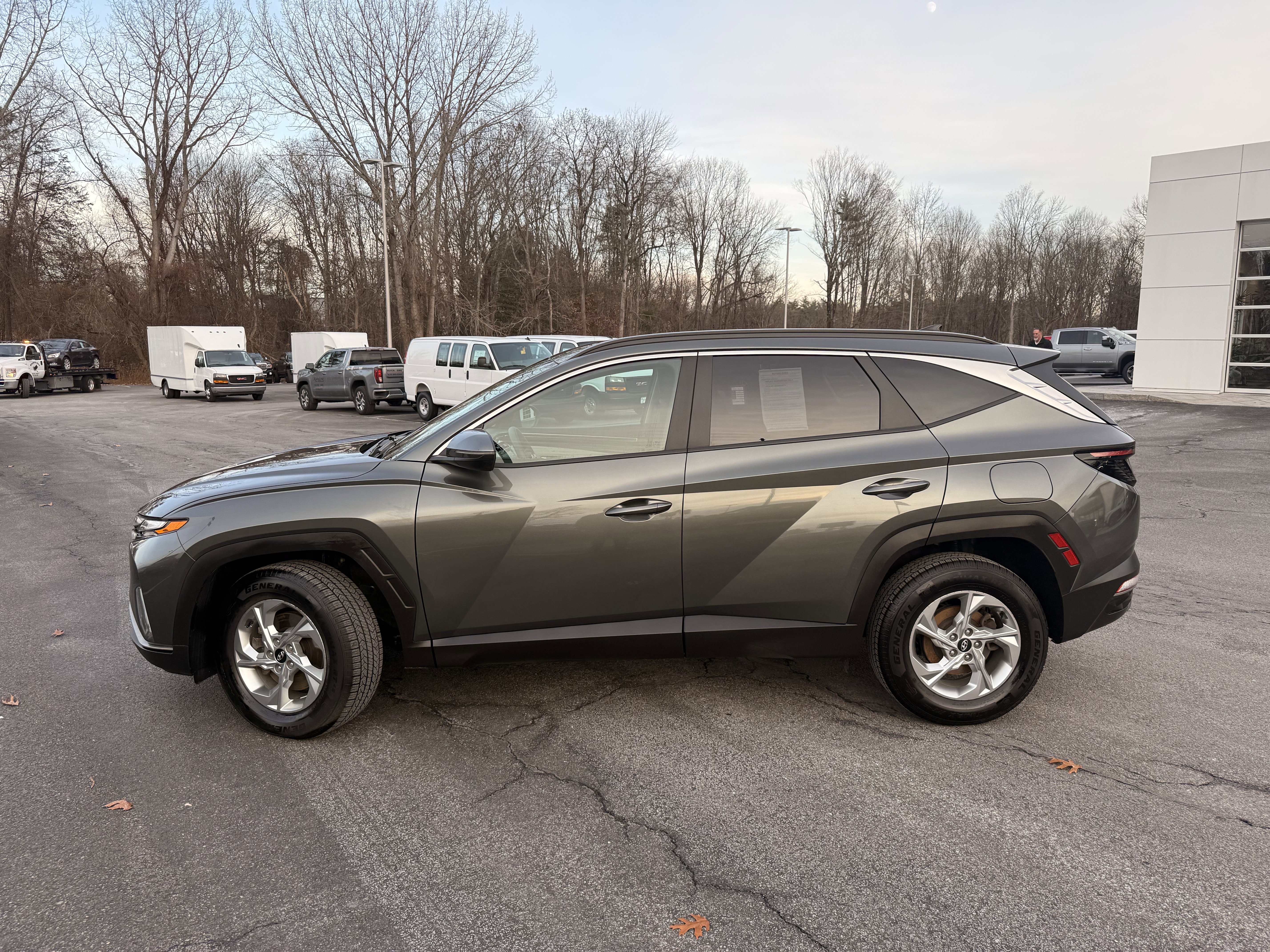 Used 2023 Hyundai Tucson SEL image 2