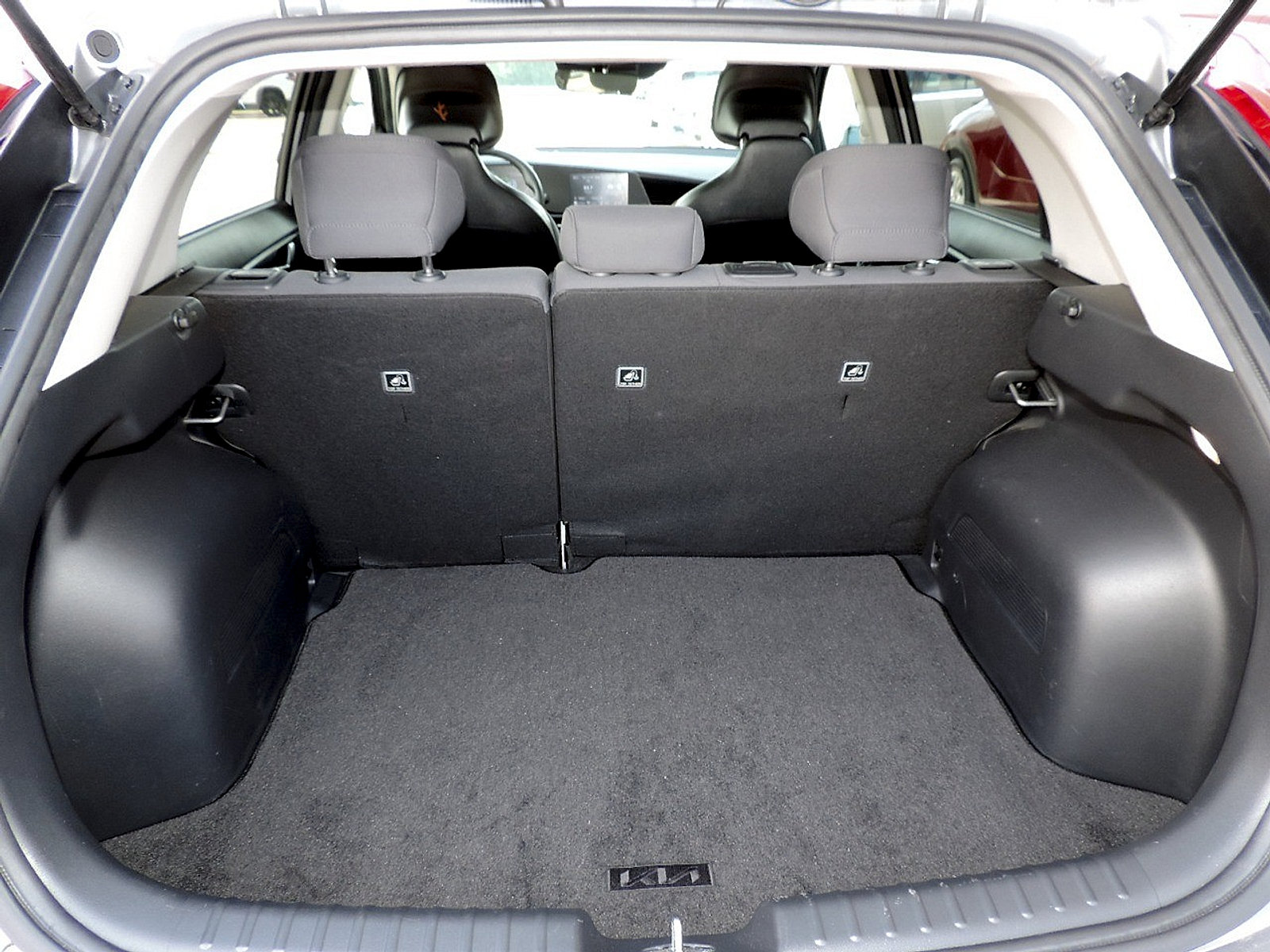 Used 2024 Kia Niro LX FWD image 17