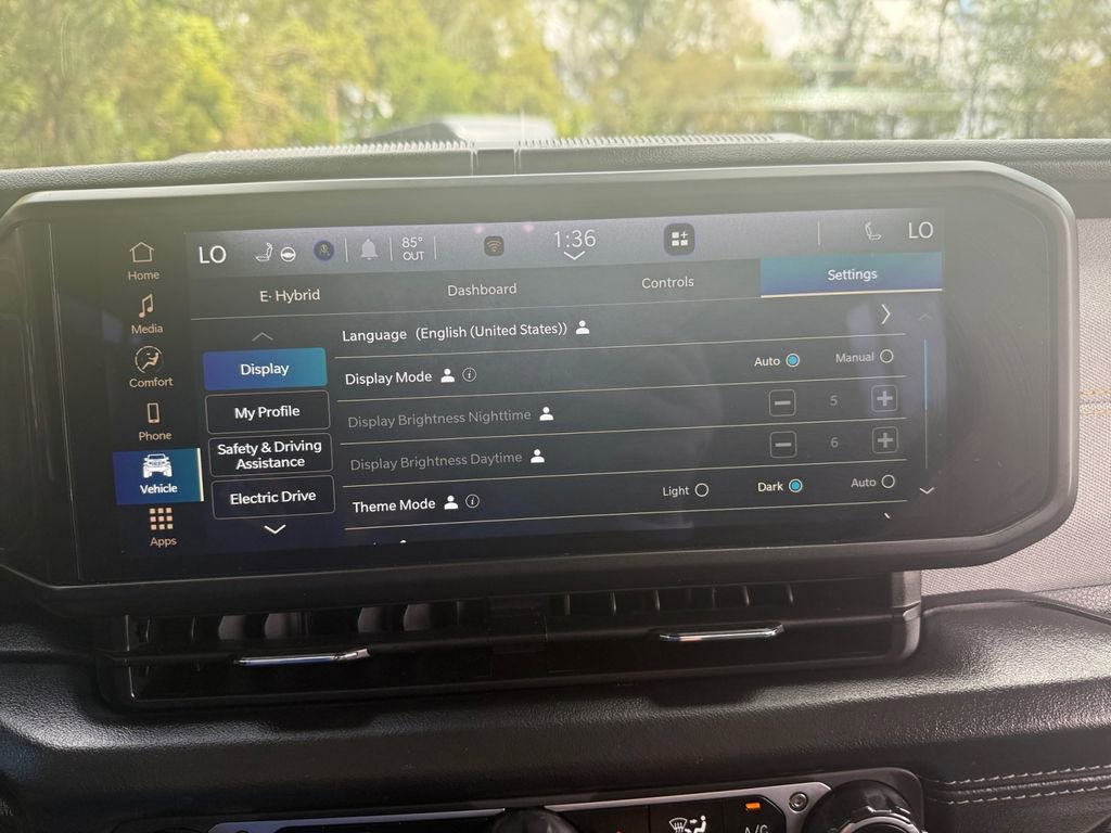 Certified 2025 Jeep Wrangler Unlimited Sahara w/ Safety Group image 32