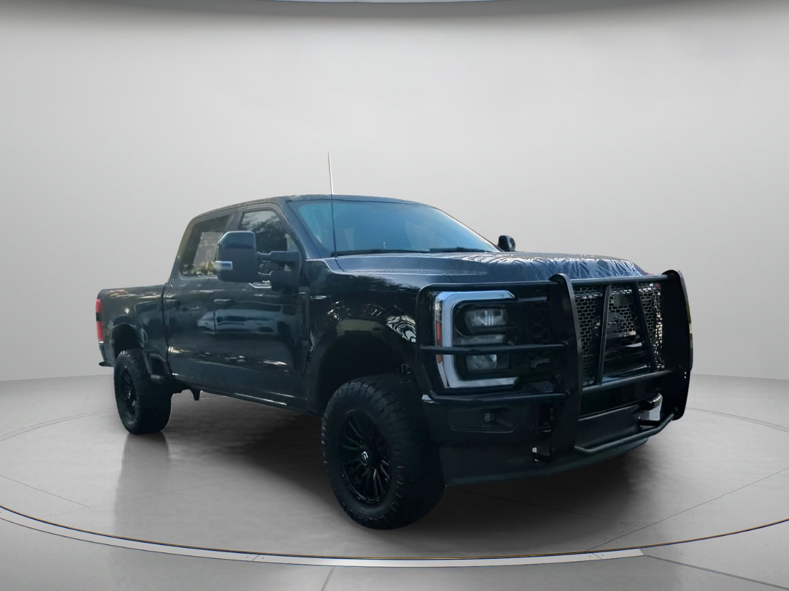 Used 2025 Ford F250 Lariat w/ Black Appearance Package AWD/4WD image 4