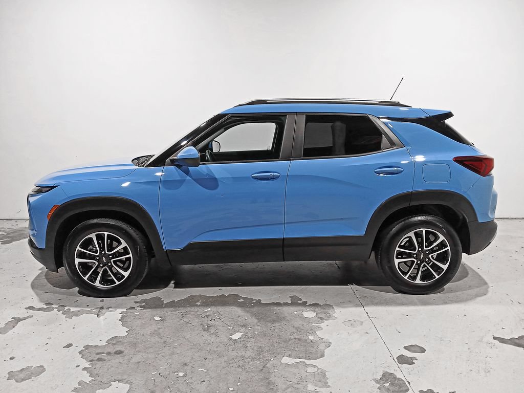 Used 2024 Chevrolet TrailBlazer LT w/ Convenience Package FWD image 4