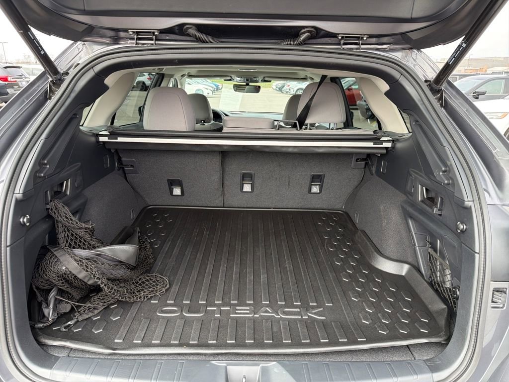 Used 2025 Subaru Outback Premium image 28
