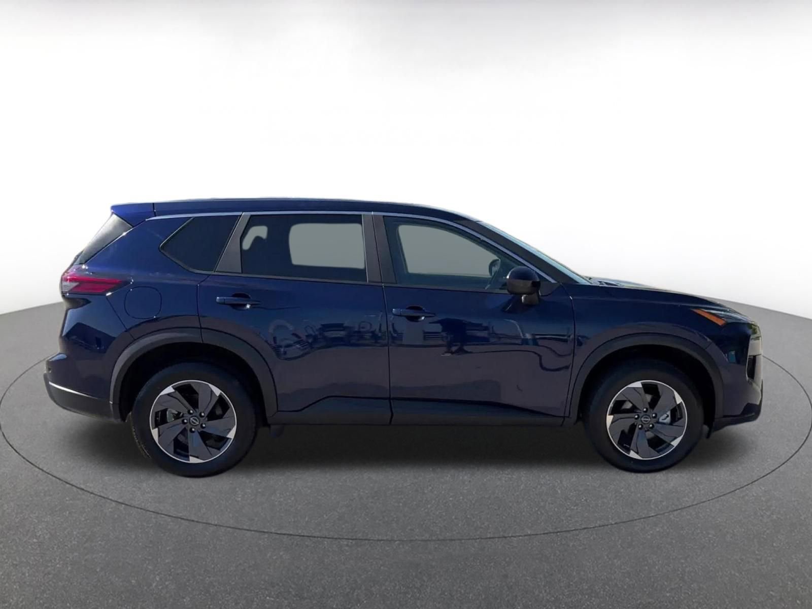 Used 2025 Nissan Rogue SV FWD image 16