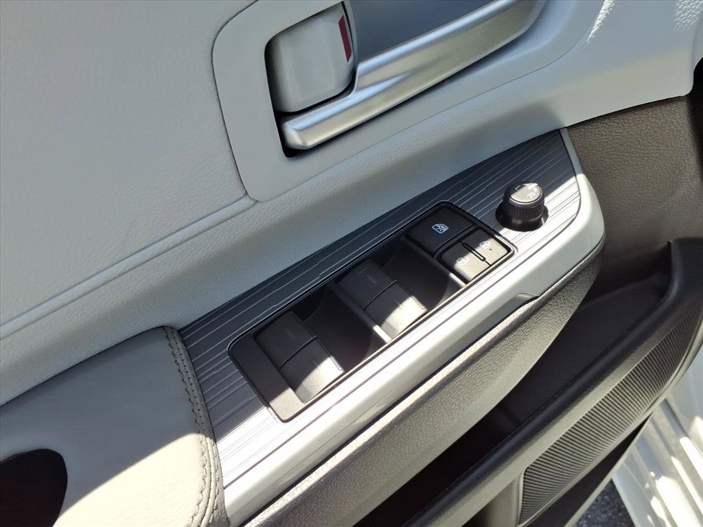 New 2026 Toyota Sienna XLE AWD/4WD image 13