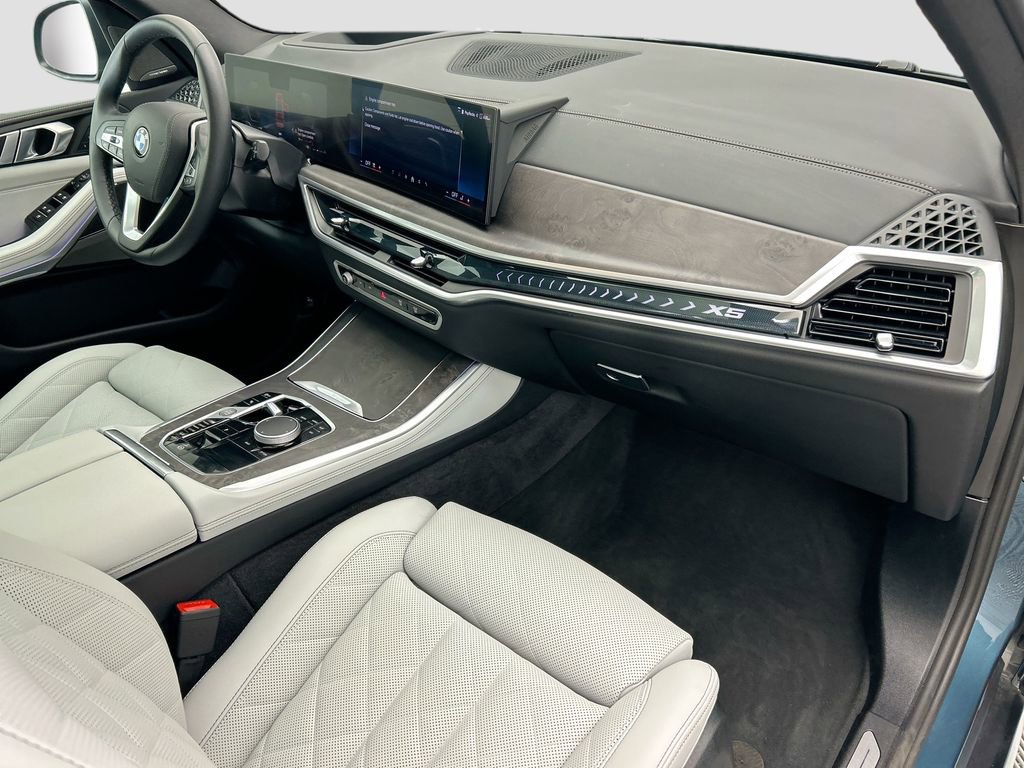 Certified 2026 BMW X5 xDrive40i w/ Climate Comfort Package image 16