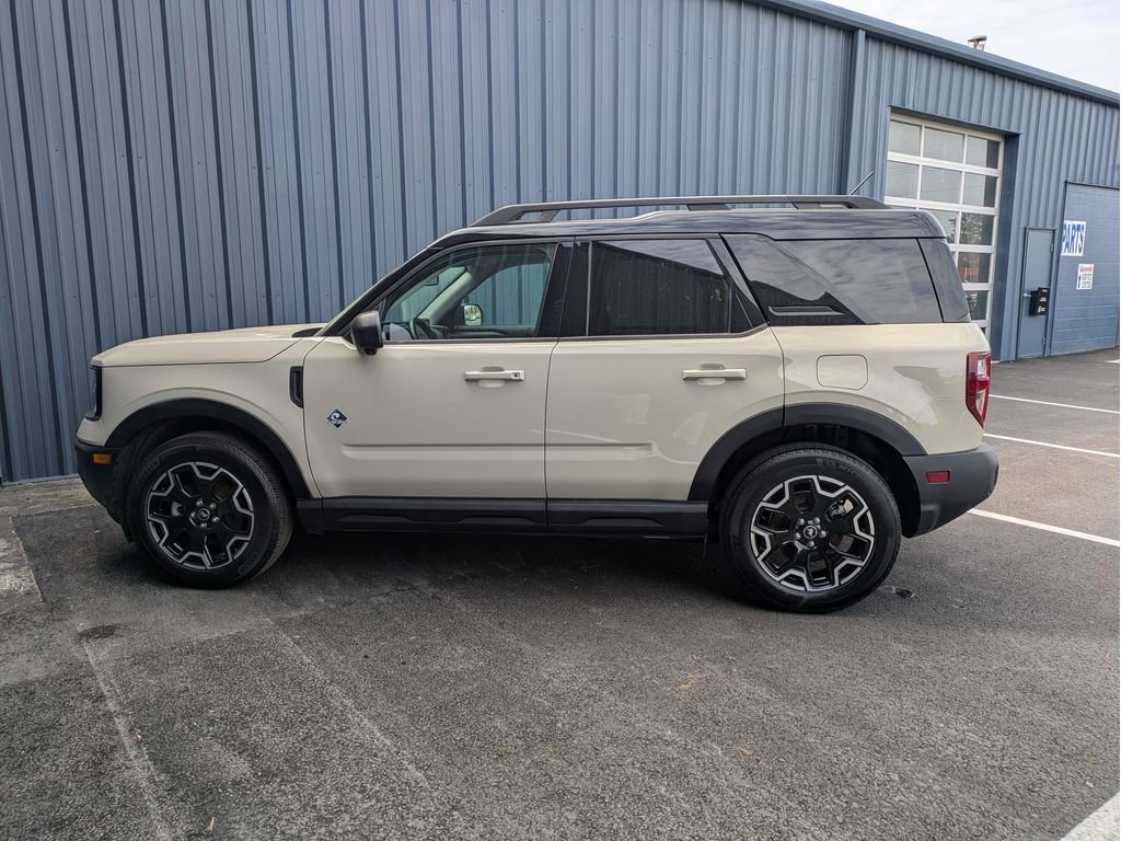 Certified 2025 Ford Bronco Sport Outer Banks w/ Outer Banks Tech Package+ AWD/4WD image 11