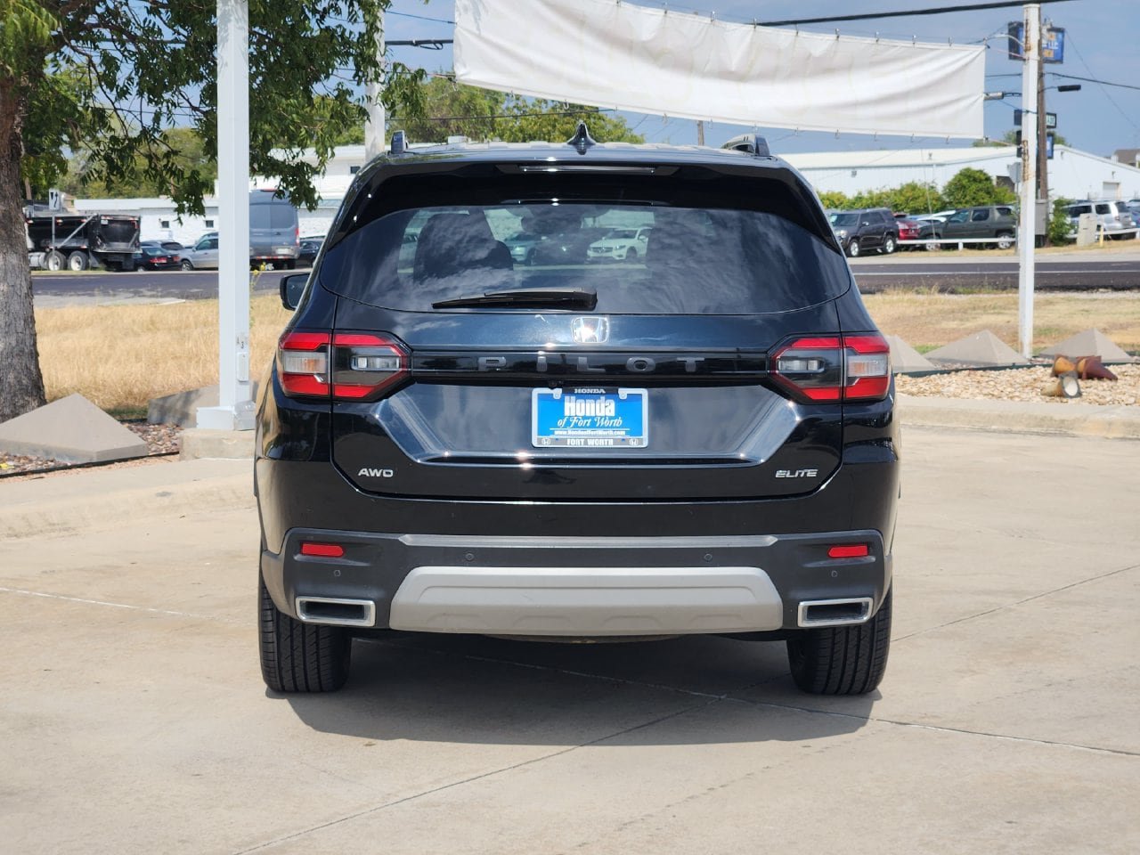 Used 2023 Honda Pilot Elite image 6