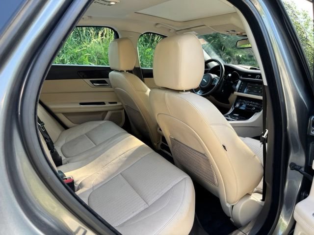 Used 2018 Jaguar XF Prestige AWD/4WD image 16