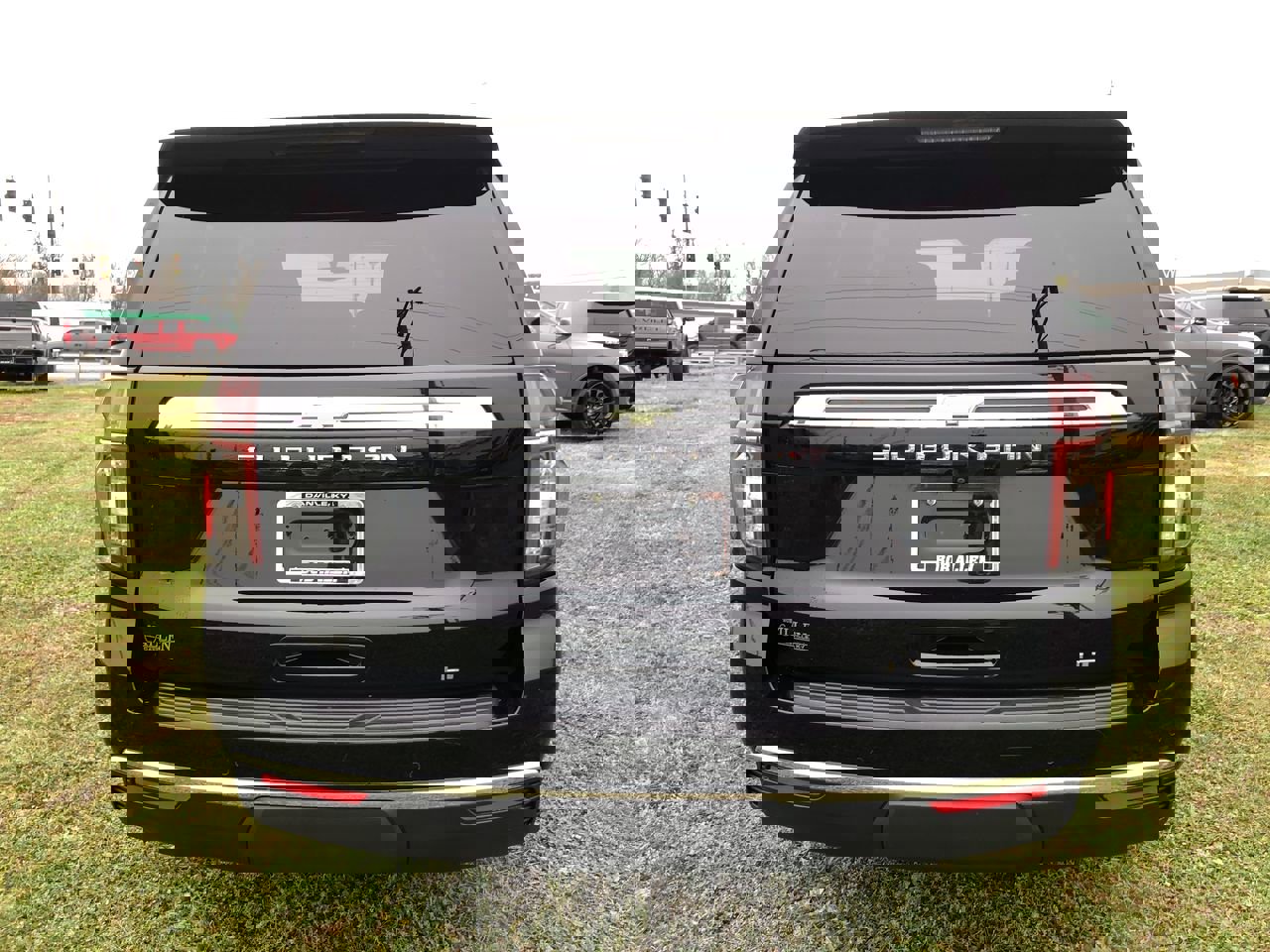 Used 2021 Chevrolet Suburban LT w/ LT Signature Plus Package image 11