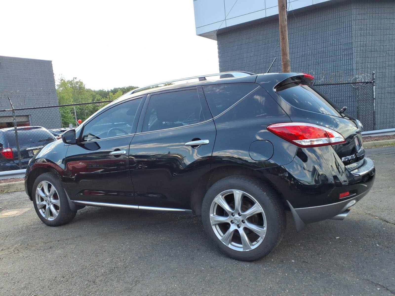 Used 2014 Nissan Murano LE w/ Platinum Edition Package AWD/4WD image 4