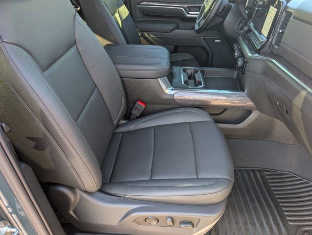 Used 2025 Chevrolet Silverado 3500 LTZ w/ LTZ Premium Package image 27