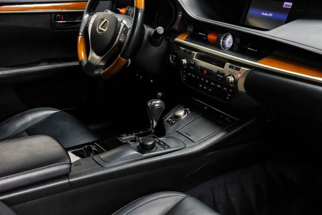 Used 2013 Lexus ES 300h w/ Premium Pkg image 31