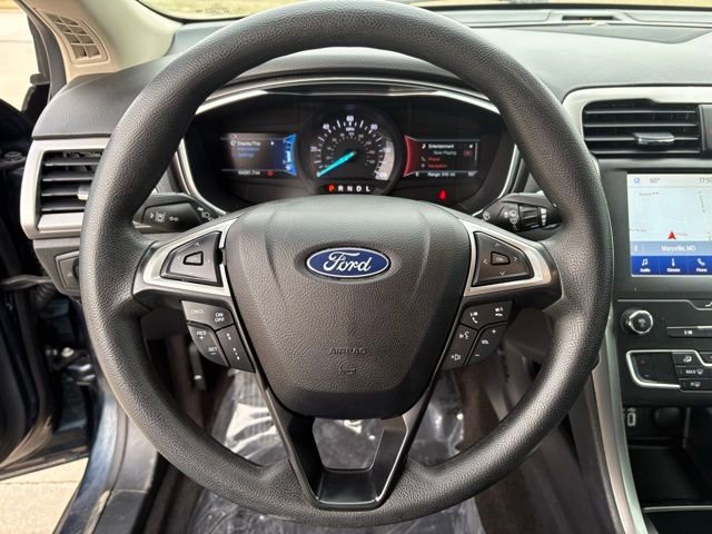 Used 2020 Ford Fusion SE image 12