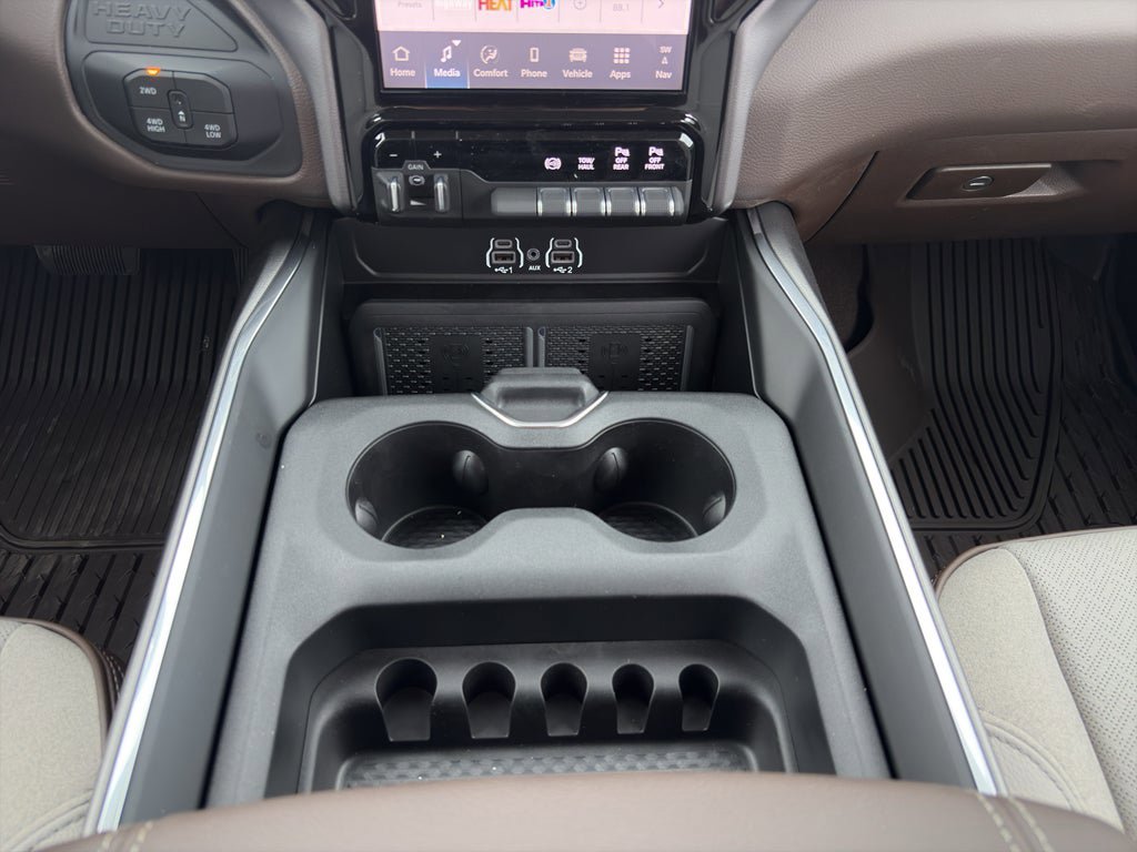 New 2026 RAM 3500 Laramie AWD/4WD image 21